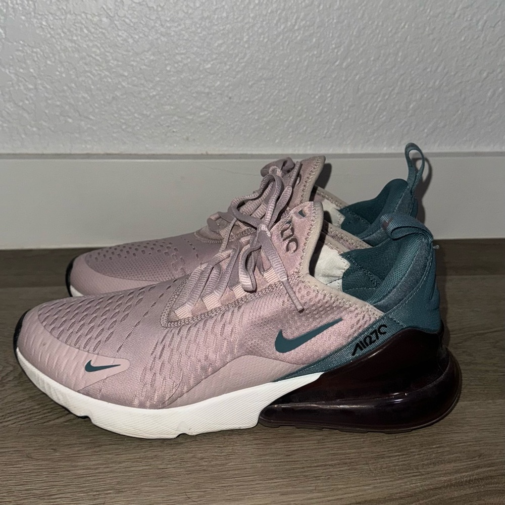 Nike Airmax 270 - Womens